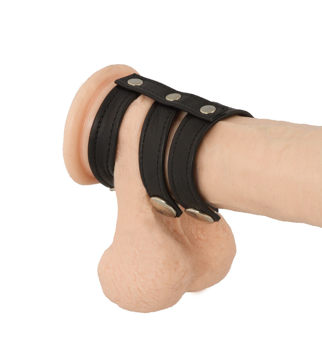 Leder-Cockgeschirr mit zwei Penisbändern und einem Hodenband am Modell